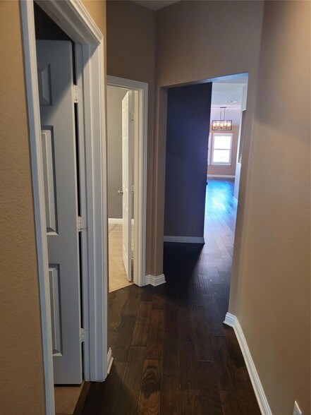 Building Photo - 3416 De Soto Loop