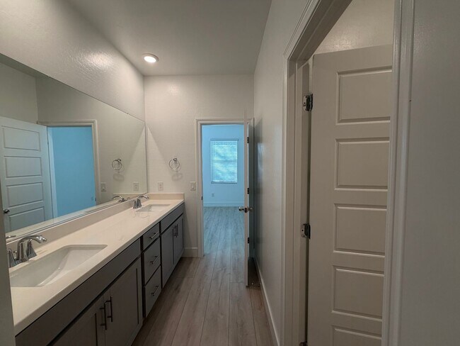Building Photo - Stunning Build! Upgraded 3-Bed Home w/ 3-C...