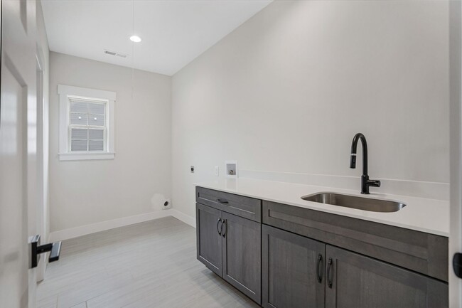 Building Photo - Brand New 3 Bedroom Home For Rent Near Dov...