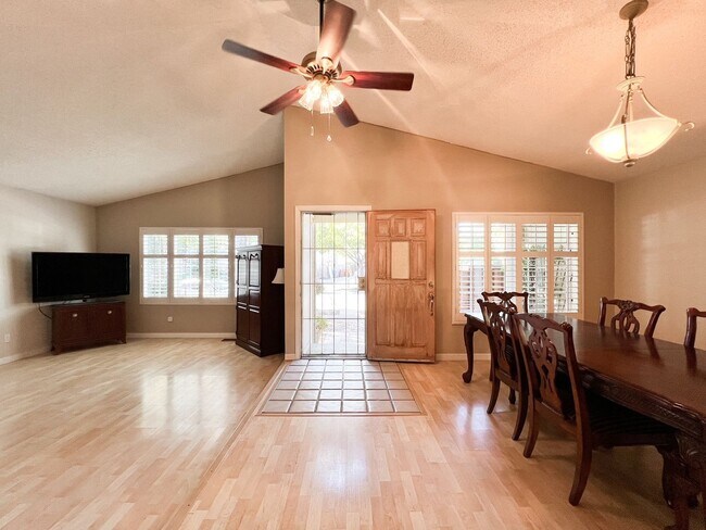 Building Photo - Charming 1 Bedroom, 1 Bath Rental with Pri...