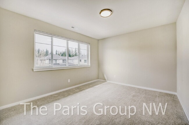 Building Photo - Luxury MainVue Maple Valley Home * UPGRADES * Central A/C * Theater Room * Outdoor Fireplace