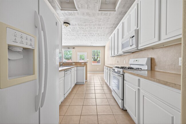 Building Photo - 5626 Claybeck Ln