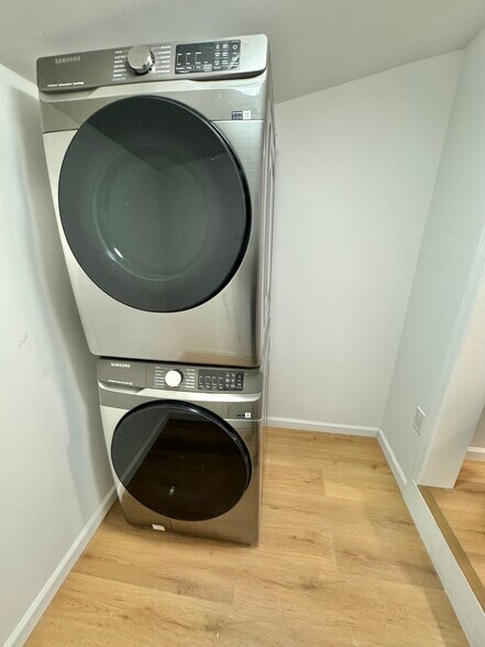 Building Photo - 36 Orchard St