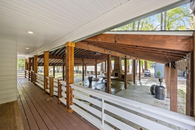 Building Photo - 13340 NC-33