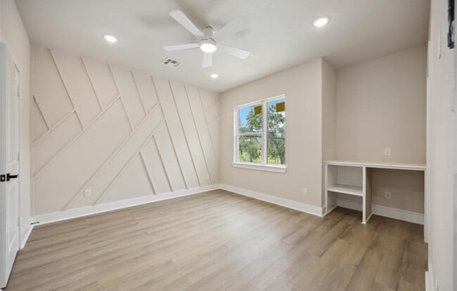 Building Photo - 222 Canino Rd