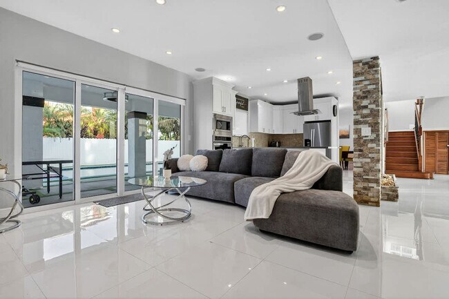 Building Photo - 5161 SW 159th Ct