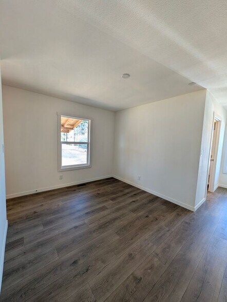 Building Photo - 25874 California 74