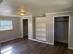 Building Photo - Freedom Duplex