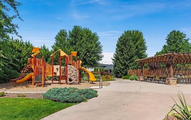 Building Photo - Gorgeous 4 bed 3 bath home in Meridian, ju...