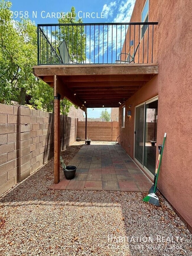 Building Photo - 2958 N Cardell Cir