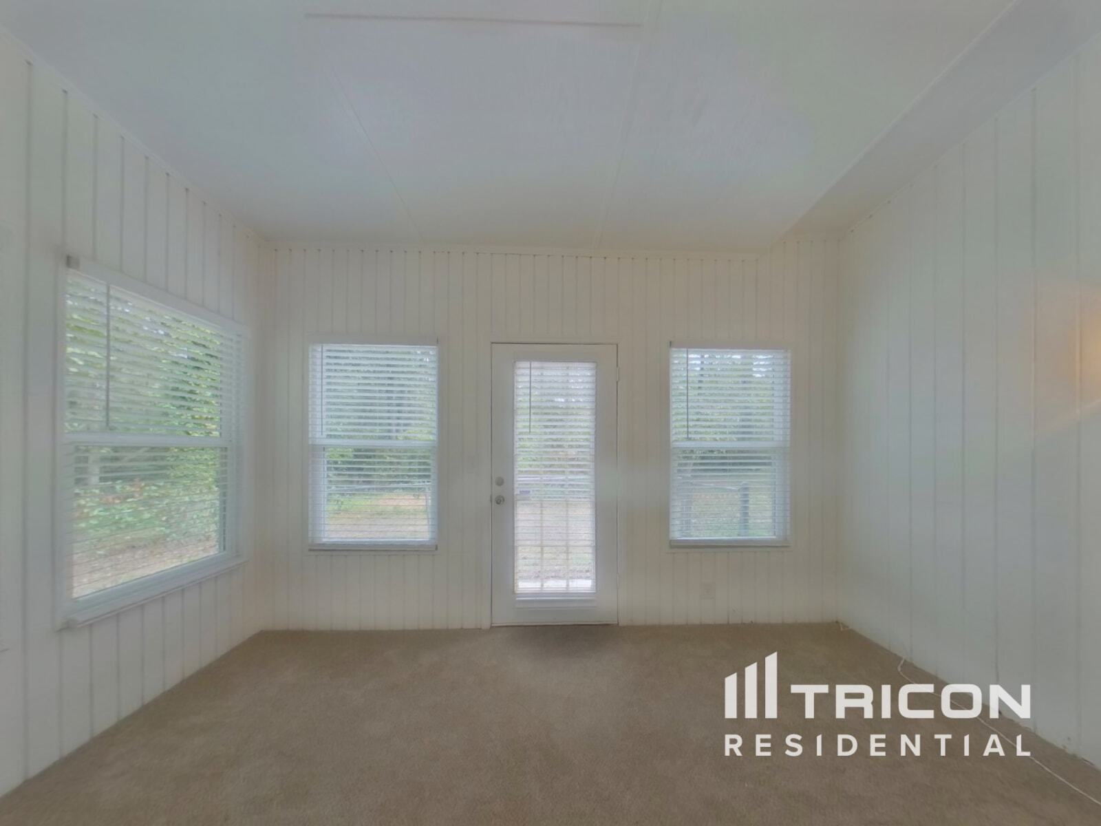 Building Photo - 2087 Meadowbrook Dr SW