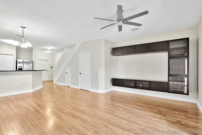 Building Photo - 6527 Catalina Ln