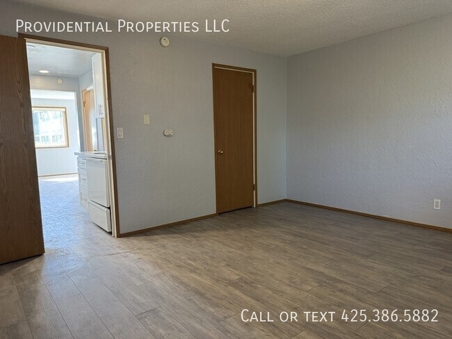 Building Photo - 1122 Lafayette St S