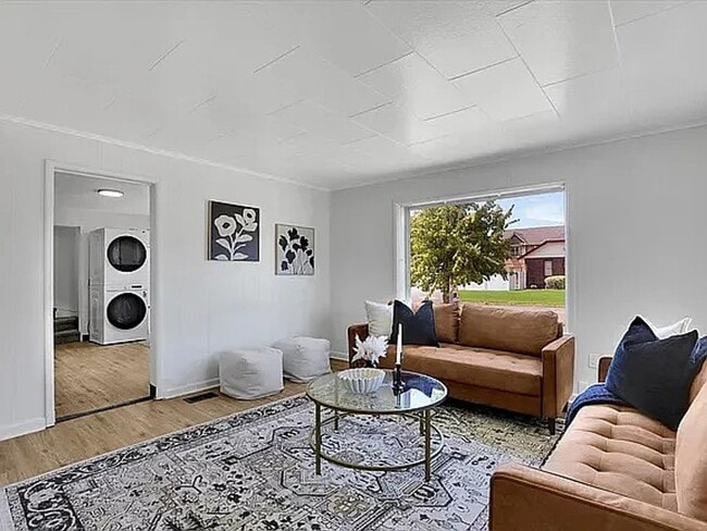 Building Photo - For Rent – Charming 3-Bedroom, 2-Bath Home...