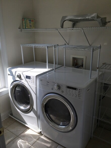 Laundry Room - 710 Palatine Ave