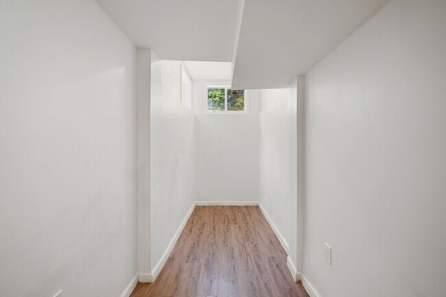 Building Photo - 34-40-40 48th St