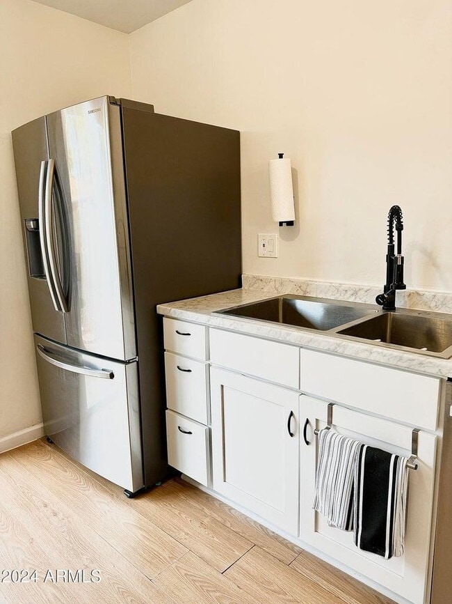 Building Photo - 1916 E Inverness Ave