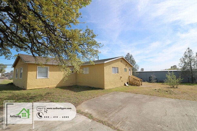 Building Photo - 794 Twin View Blvd