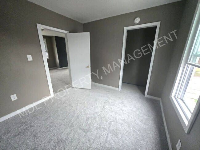 Building Photo - 1500 Birney St