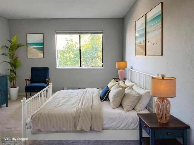 Building Photo - 880 E Fremont Ave