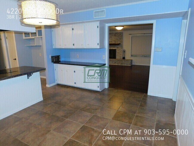 Building Photo - 4220 Birdwell Dr