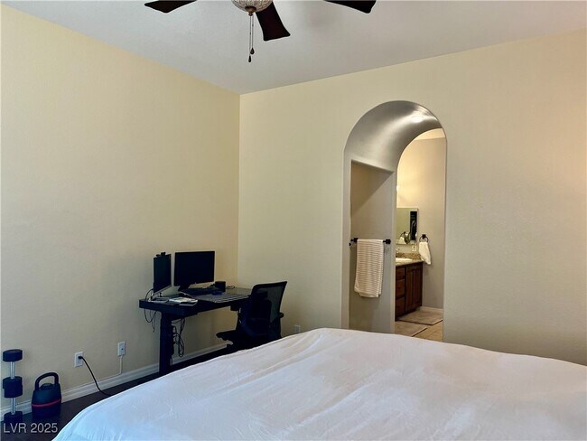 Building Photo - 493 Via Stretto Ave