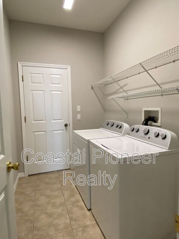 Building Photo - 8807 Cameron Crest Dr
