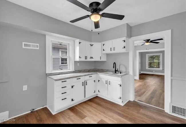 Primary Photo - 3363 E 102nd St