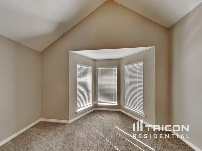 Building Photo - 1626 Mockingbird Ln