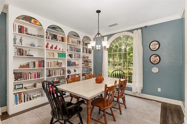 Building Photo - 5512 NW 51st Ave