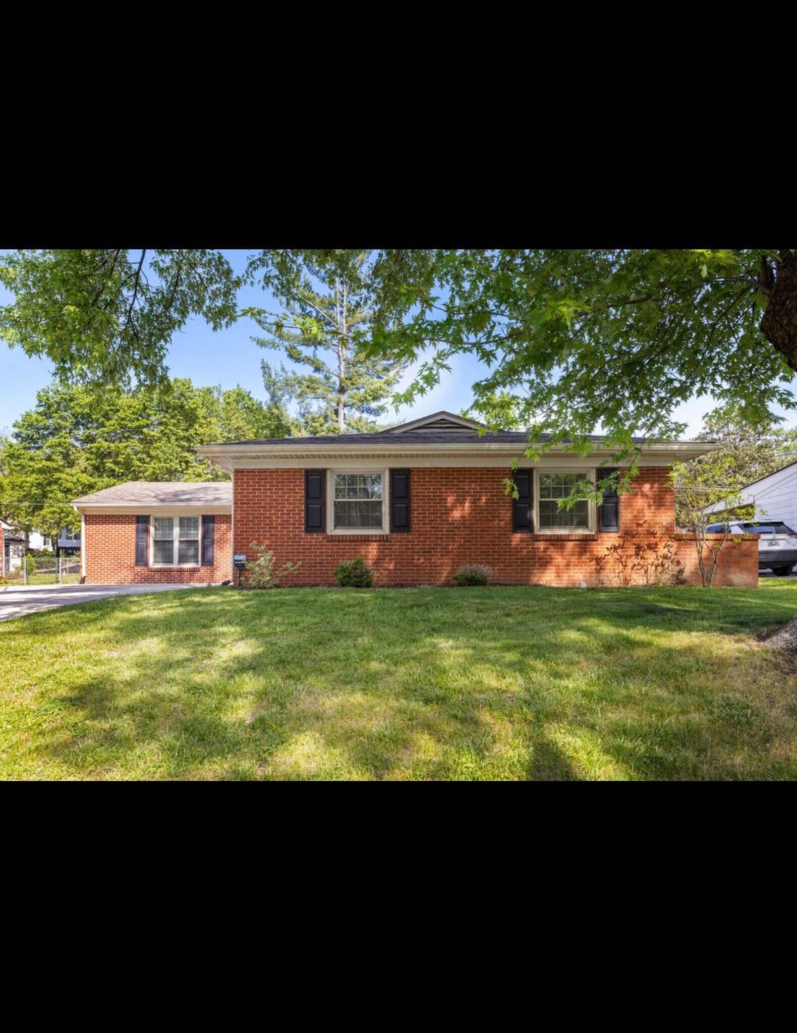 Building Photo - 3483 Greentree Rd