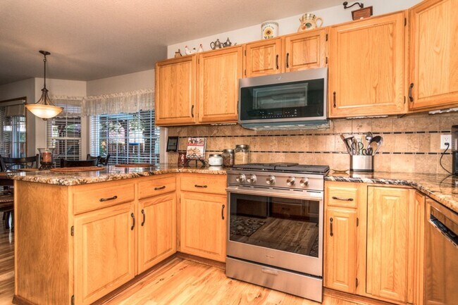 Building Photo - Beautiful home in Tanglewood