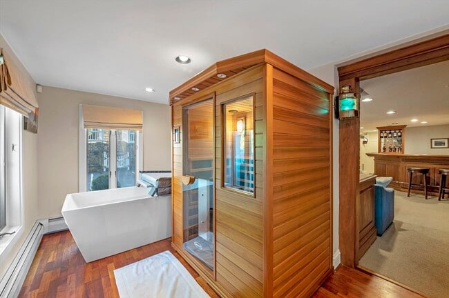 Building Photo - 59 Harbor Ave