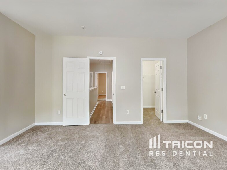 Building Photo - 4286 Traipse Path