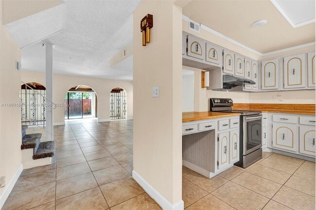 Building Photo - 2605 SW 73rd Way