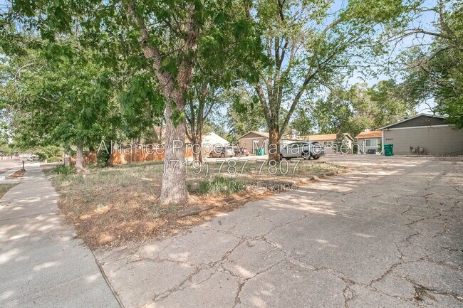 Building Photo - 2460 E Willamette Ave