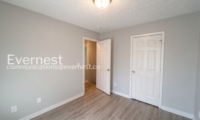 Building Photo - 3868 Leyland Dr