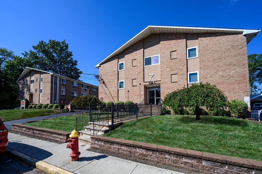 Building Photo - Rutgers Court Apartments