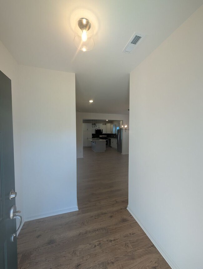 Building Photo - NEW CONSTRUCTION 3BD/2.5 Home in Stonebrid...