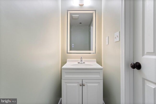 Building Photo - 10603 Tuppence Ct