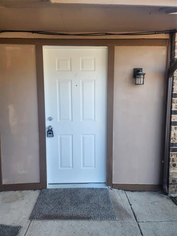 Building Photo - 3900 Camelot St