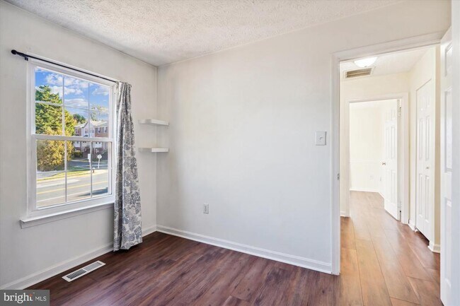 Building Photo - 6101 Hoskins Hollow Cir
