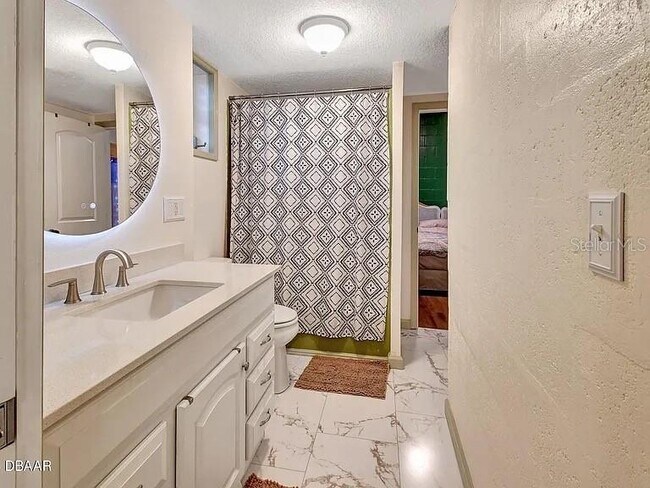 Building Photo - 311 N Blue Lake Terrace