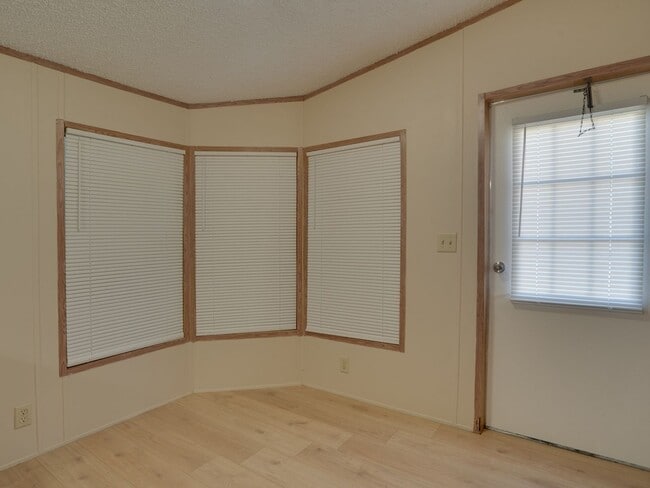 Building Photo - 3 Bedroom Single Family Home in Lady Lake