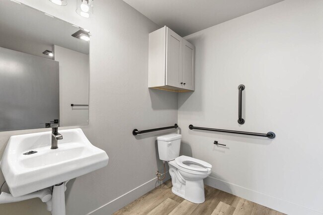 Building Photo - 204 Fletching Way