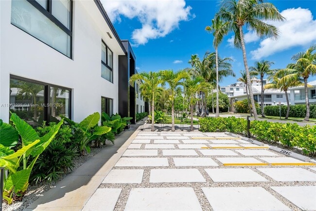 Building Photo - 204 Sunrise Dr