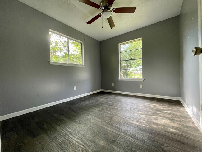 Building Photo - For Rent – 3 Bedroom, 1.5 Bath Home in Jac...