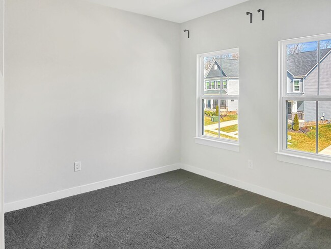 Building Photo - Modern Comfort & Style in a Prime Richmond Location