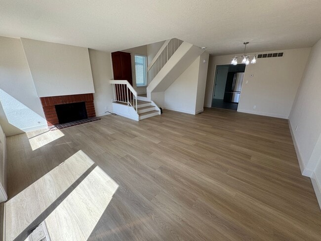Building Photo - Beautifully Renovated 4-Bedroom Home in We...