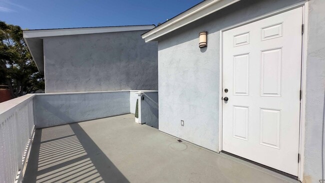 Building Photo - Spacious 1 Bdrm Guesthouse In the Heart Of Pacific Beach